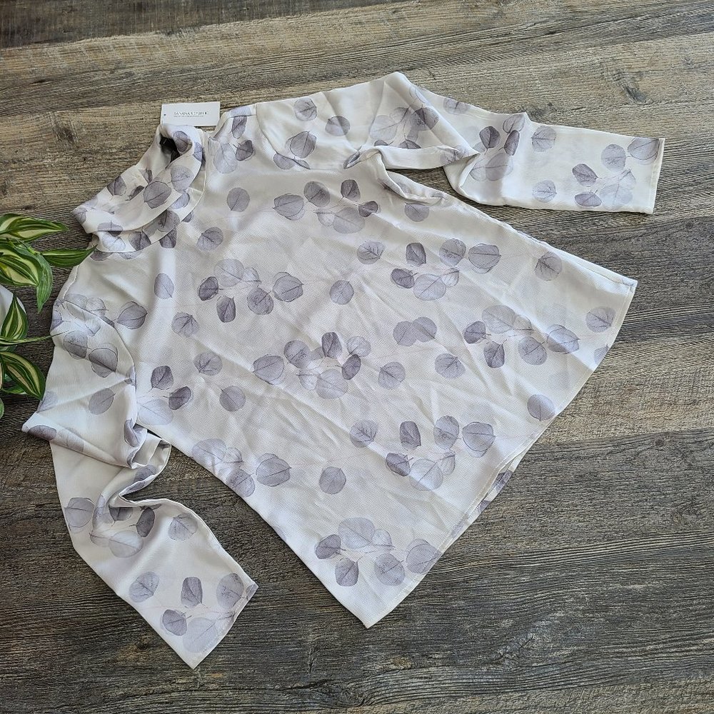Banana Republic NWT Long Sleeve Ivory Top w/Grey Leaf Print Blouse SZ XSP